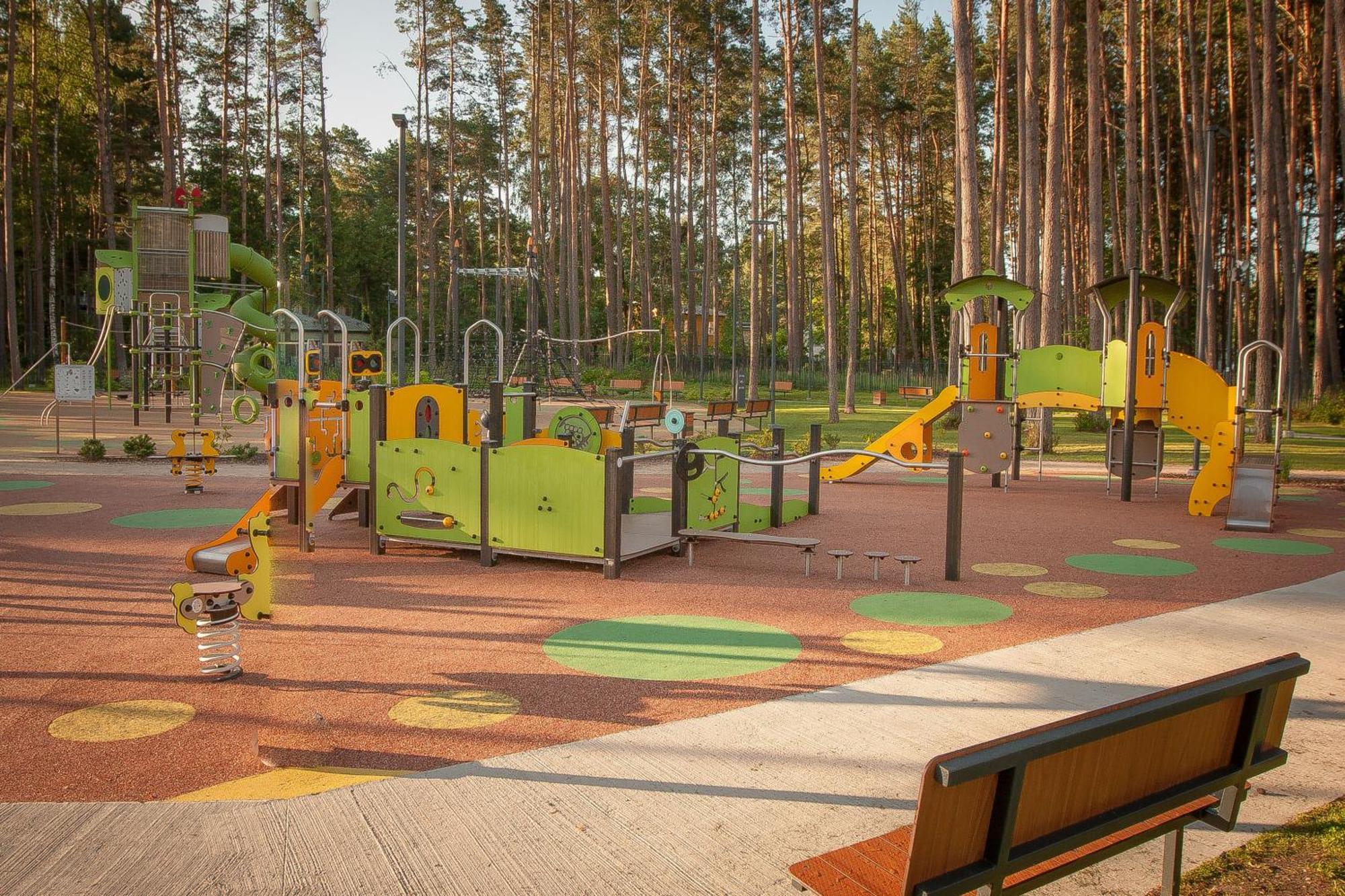 Lauku Iela 25 *
